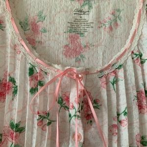 Women’s sleeveless nightgown size Medium. Pink floral with lace and peach ribbon